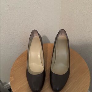 Ralph Lauren Brown Heels Classic Design